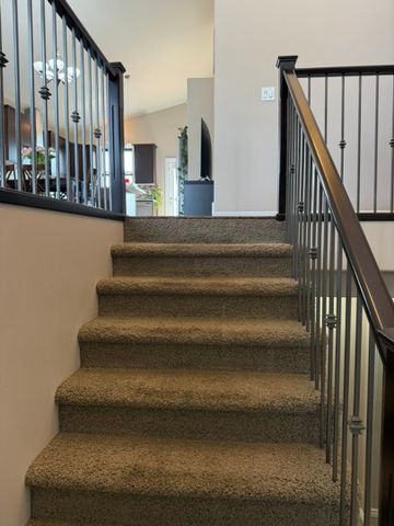 554 Senick Cres (Upper), Saskatoon - Photo 3