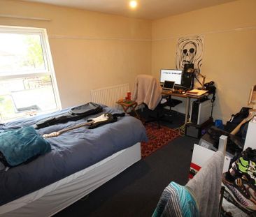 3 bedroom terraced house to rent - Photo 4