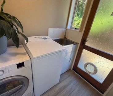 Modern, Private & Spacious – 3 Bedroom Home on Quiet Back Section - Photo 5