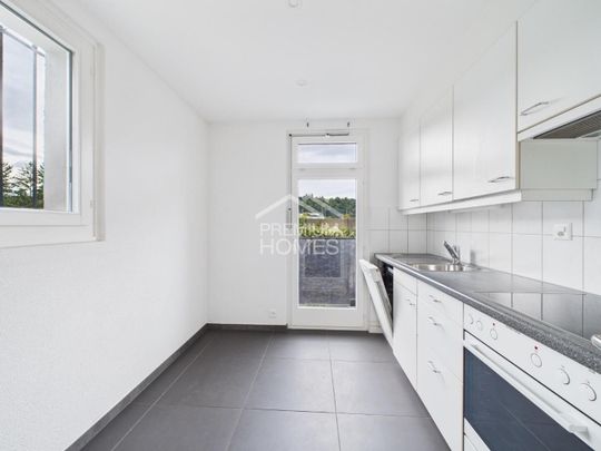 Light, space & privacy? Your stylish apartment near Bern! - Photo 1