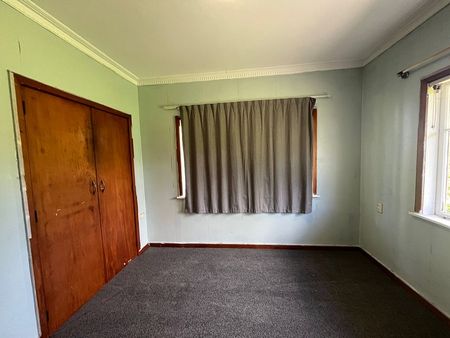 Heart Location Waterview Solid Family home - Photo 4