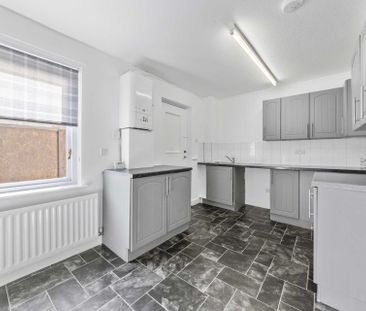 £895 pcm - Available Now - Unfurnished - Photo 2