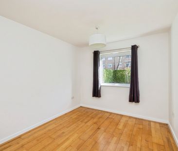 2 Bed Flat, Mill Pond Close, SW8 - Photo 2