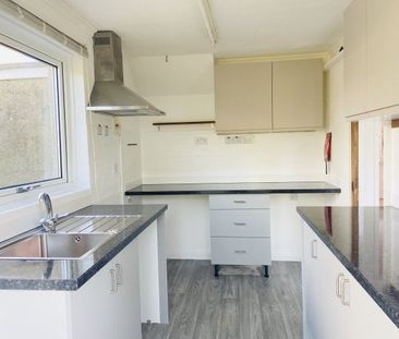 Penarrow Close, Falmouth, TR11 - Photo 5