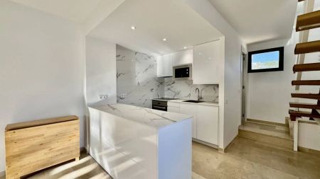 Casa adosada de alquiler en Via Francisca Capllonch Plomer, Es Camp de Mar - Photo 5