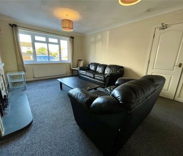 Cull Close, Poole, BH12 - Photo 2