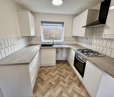 2 bedroom coach house to rent - Photo 5