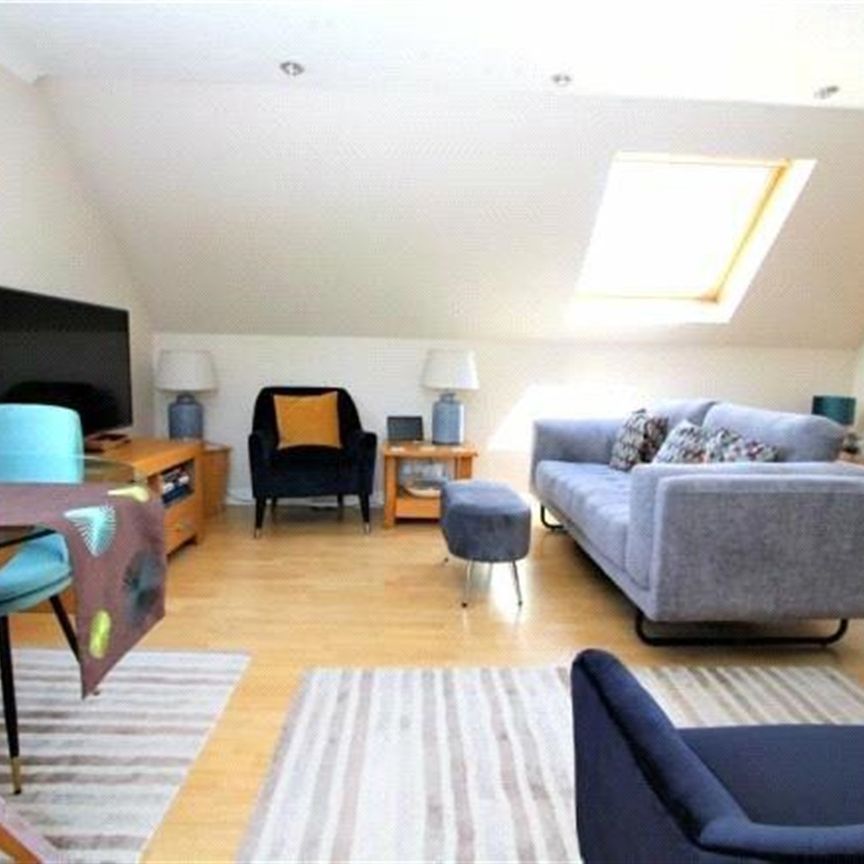 Winchester Road, Southampton, Hampshire, SO16 - Photo 1