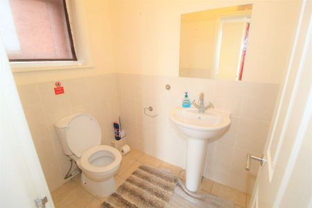 Garstang Road Flat 1, PRESTON, Lancashire PR2 8JS - Photo 3