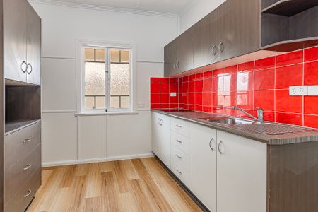 1 & 2/5 Eighth Avenue, South Townsville QLD 4810 - Apartment For Rent | Domain - Photo 2