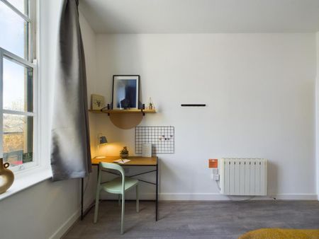 5 bedroom flat to rent - Photo 4