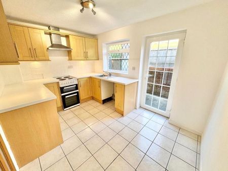 2 bedroom end of terrace house to rent - Photo 4