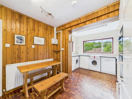 4 bedroom detached house to rent - Photo 5