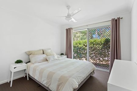 STAND OUT PROPERTY WITH TWO SEPARATE LIVING AREAS! - Photo 3