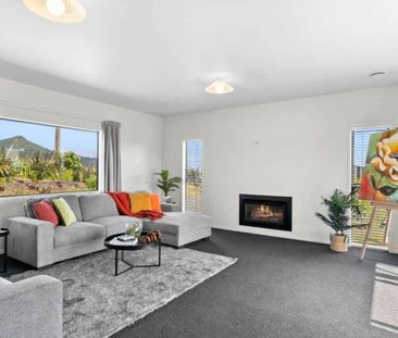 Spacious Modern Family Home-Mountain Views - Photo 5