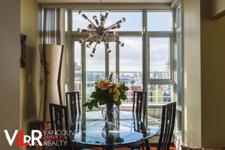 Penthouse in Downtown Vancouver, BC - Photo 4