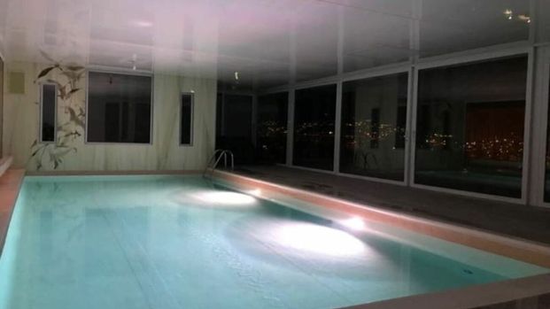 Appartamento di prestigio con piscina condominiale e panorama mozzafiato - Foto 1