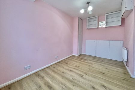 Little Reeves Avenue, AMERSHAM - Photo 2