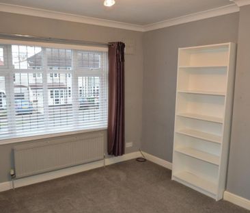 4 bedroom semi-detached house to rent - Photo 2