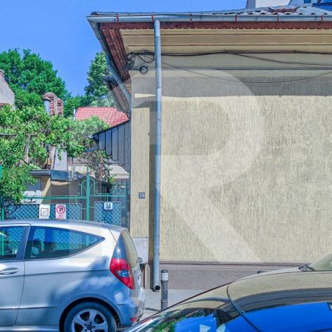 Casa in vecinatatea Guvernului - Fotografie 1