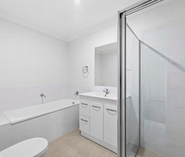 Brand-new luxury residence! - Photo 1