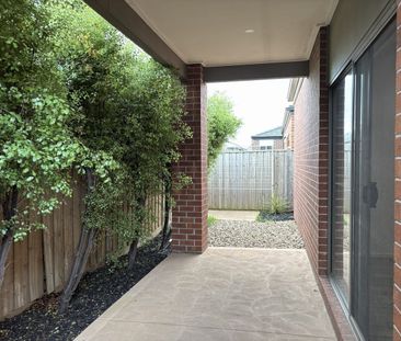 16 Sudbury St, Mickleham, Vic 3064 - Photo 4