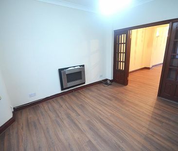 4 bedroom terraced house to rent - Photo 3