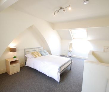 4 bedroom terraced house to rent - Photo 3