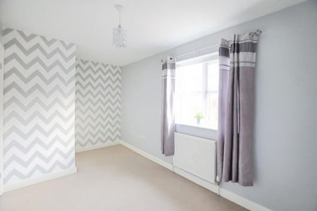 2 bedroom semi-detached house to rent - Photo 5
