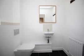 3 bedroom end of terrace house to rent - Photo 2