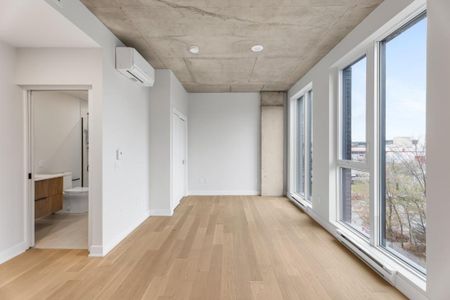 5605 Av. Pierre-De Coubertin, app.302, H1N 0E9, H1N 0E9, Montréal - Photo 4