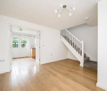 3 bedroom semi-detached house to rent - Photo 2