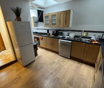 Room in a Shared House, Church Road, E10 - Photo 3