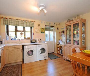 2 bedroom terraced house to rent - Photo 5
