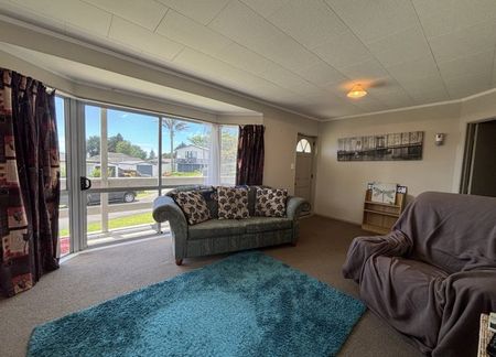 Location Location! - Photo 2