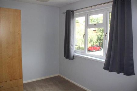2 bedroom semi-detached house to rent - Photo 2
