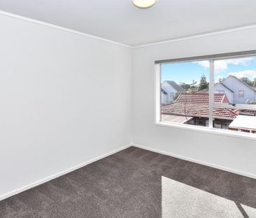 Home in Otahuhu! - Photo 4