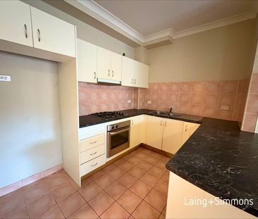 Modern two-bedroom unit in prime location - Photo 3