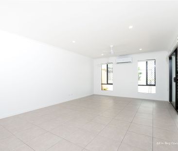 Family-Friendly Living in a Quiet Hillcrest Street - Photo 1