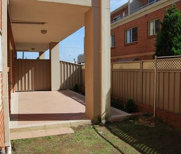 Modern & Spacious 3 bedroom Villa Style Unit - Photo 6