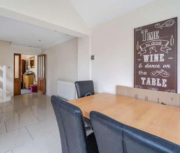 Burns Walk, Thatcham, RG18 - Photo 6