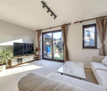 2 bedroom end of terrace house to rent - Photo 1