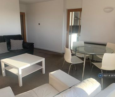 2 bedroom flat to rent - Photo 3