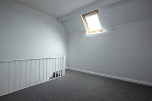 3 BEDROOM House - Terraced - Photo 5