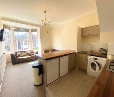 4 bedroom apartment to rent - Photo 3