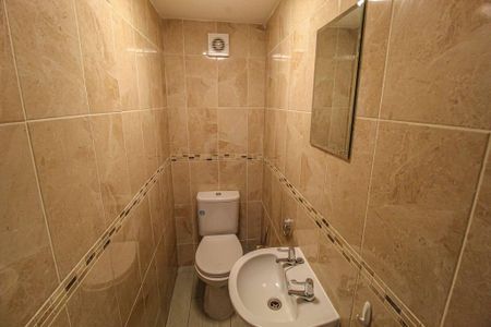 1 bedroom in a house share to rent - Photo 4