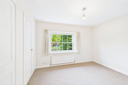 2 bedroom semi-detached house to rent - Photo 4