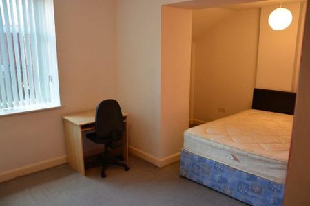 2 bedroom flat to rent - Photo 3