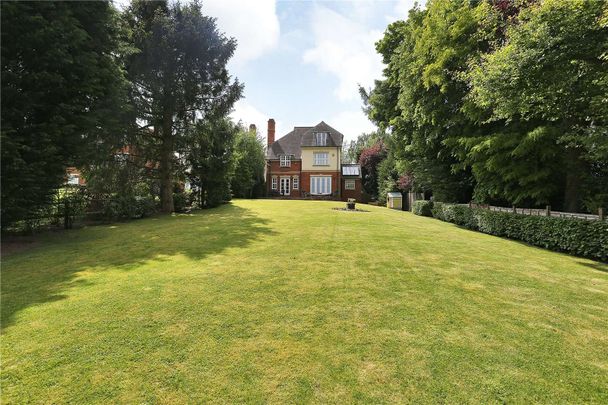 A substantial family home set in popular Southborough village and enjoying superb far reaching views. - Photo 1