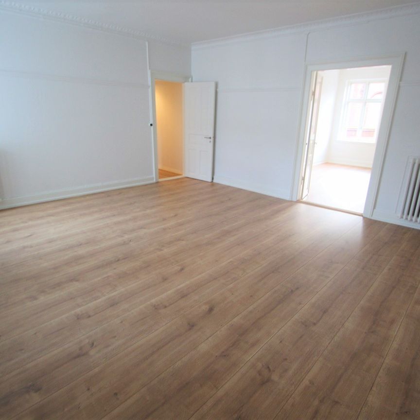 JERNBANEGADE 19B,2 6000 KOLDING – DELEVENLIG LEJLIGHED I GÅGADEN - Photo 1